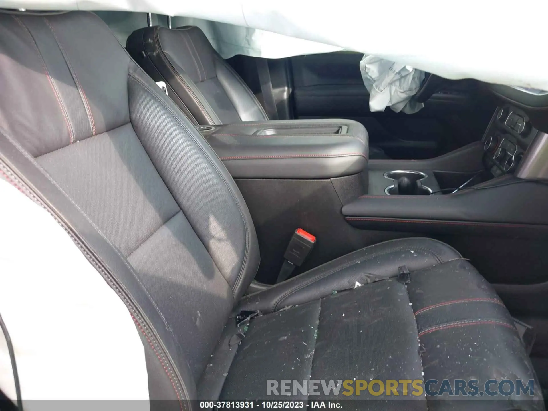 5 fotografías del automóvil dañado 1GNSCRKD9MR390089 CHEVROLET TAHOE 2021
