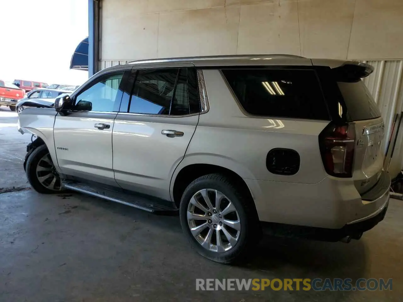 2 fotografías del automóvil dañado 1GNSCSKD1MR151854 CHEVROLET TAHOE 2021
