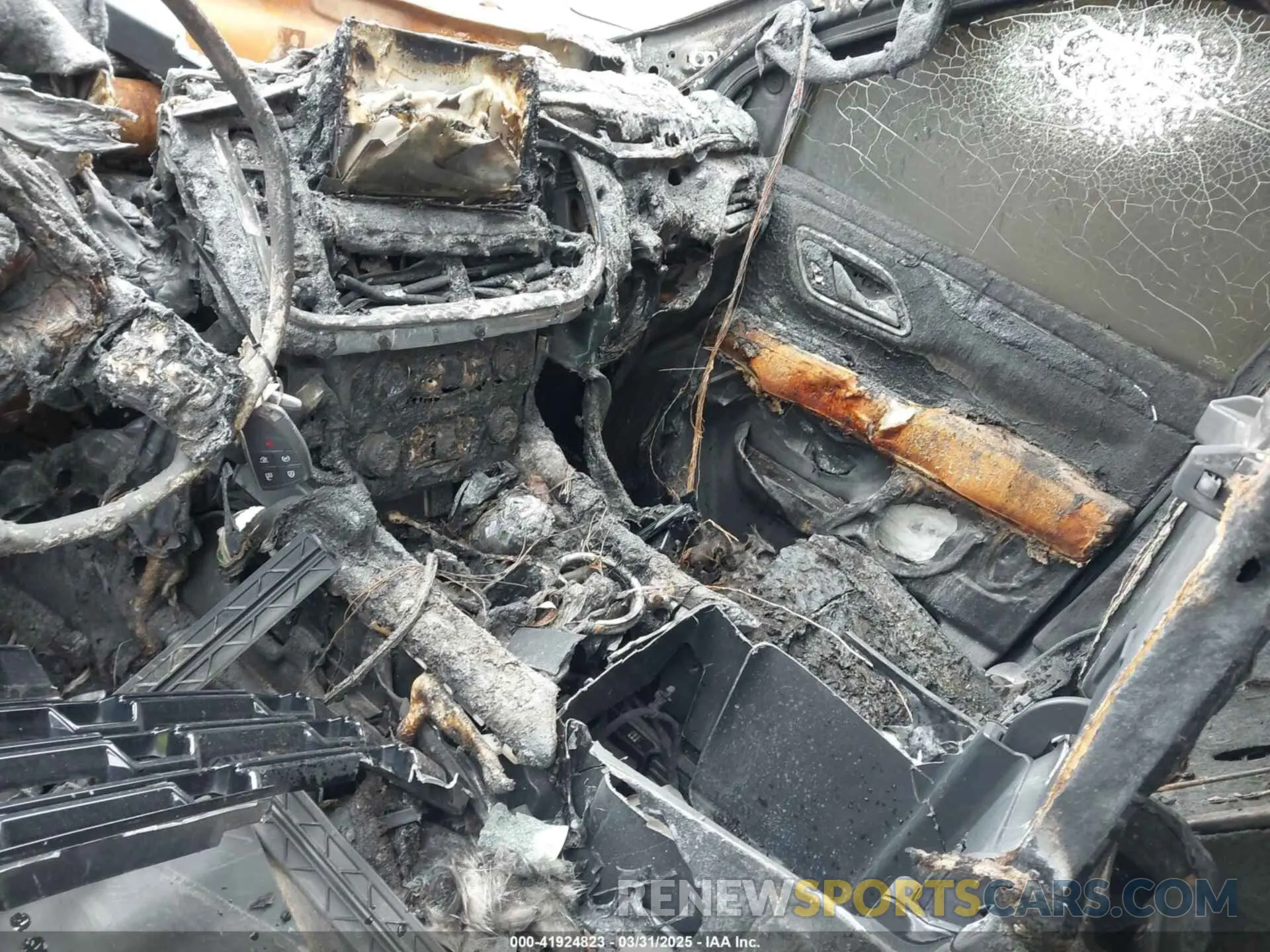 5 fotografías del automóvil dañado 1GNSKMKD1MR290459 CHEVROLET TAHOE 2021