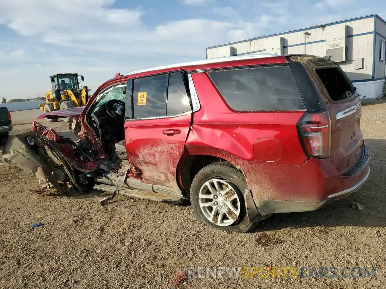 2 fotografías del automóvil dañado 1GNSKNKD1MR160347 CHEVROLET TAHOE 2021