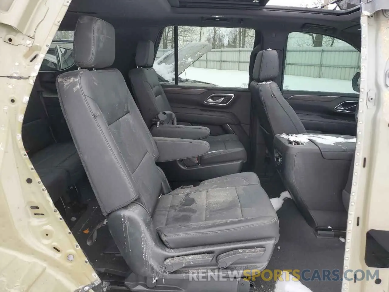 11 fotografías del automóvil dañado 1GNSKNKT5MR415556 CHEVROLET TAHOE 2021