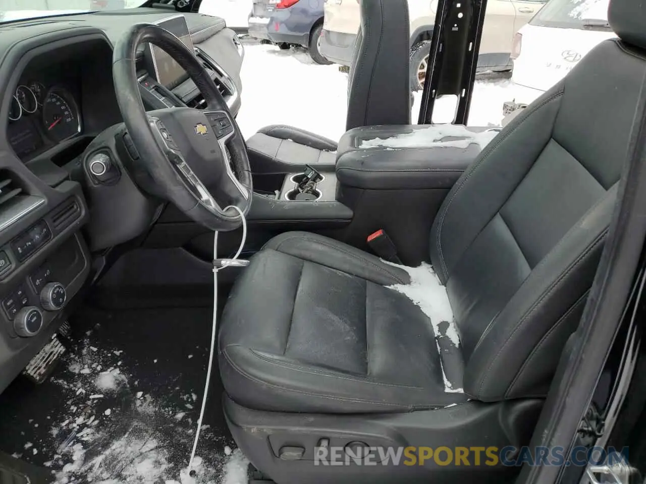 7 fotografías del automóvil dañado 1GNSKNKT5MR415556 CHEVROLET TAHOE 2021