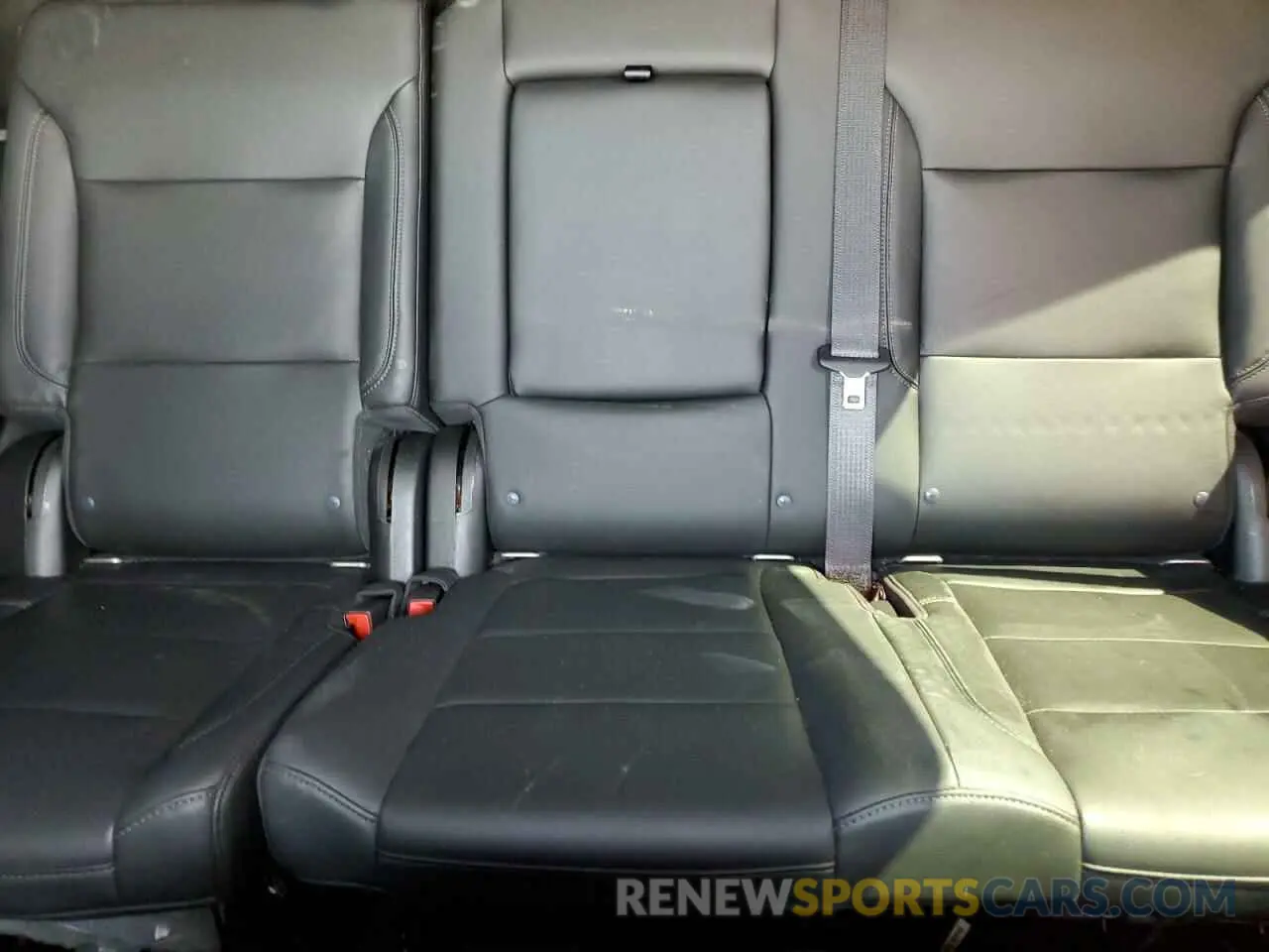 10 fotografías del automóvil dañado 1GNSKPKD7MR112430 CHEVROLET TAHOE 2021