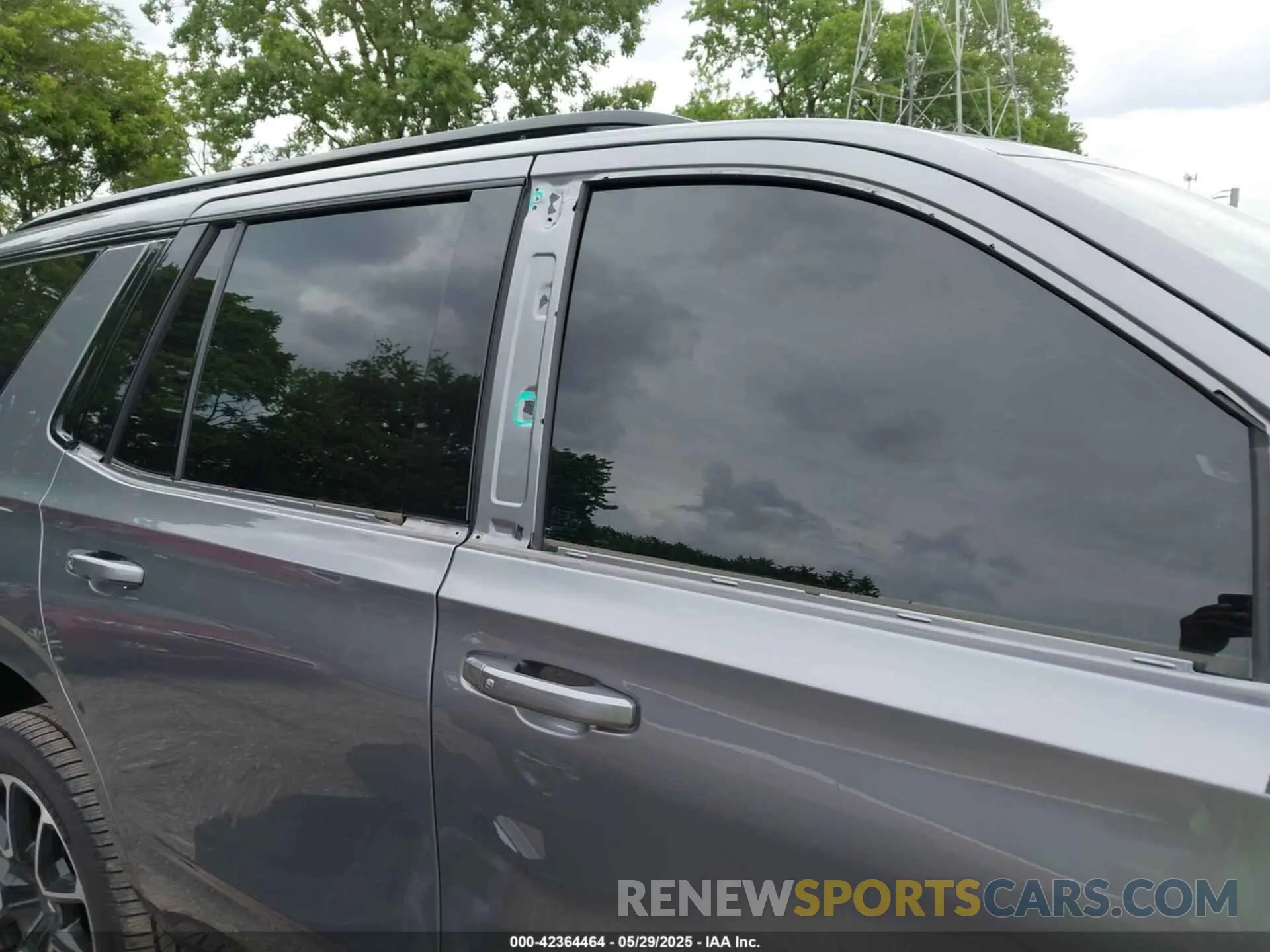 19 fotografías del automóvil dañado 1GNSKRKD8MR208630 CHEVROLET TAHOE 2021