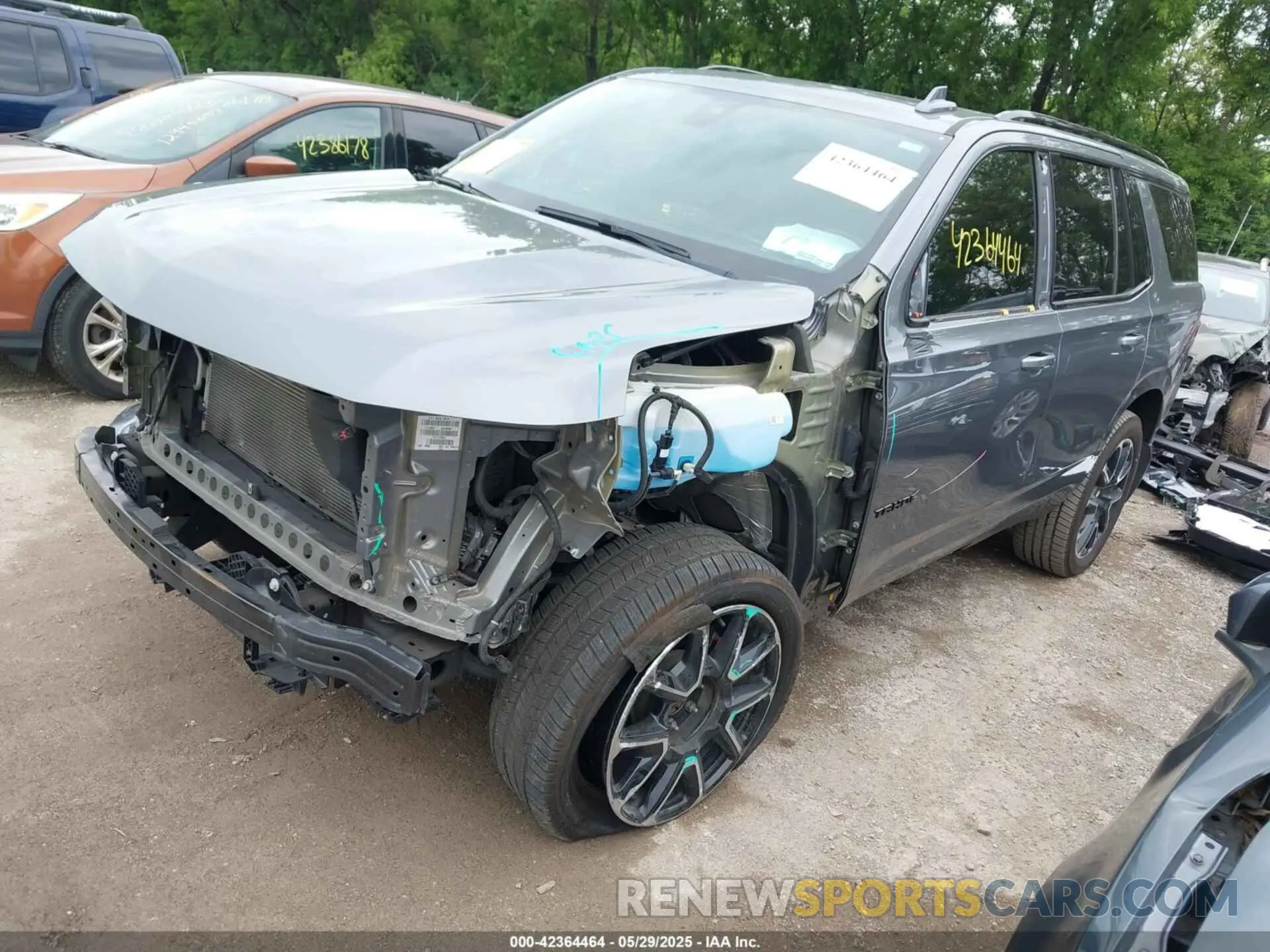 2 fotografías del automóvil dañado 1GNSKRKD8MR208630 CHEVROLET TAHOE 2021
