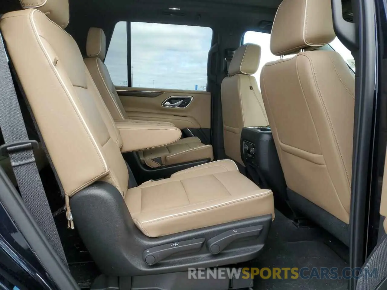 11 fotografías del automóvil dañado 1GNSKSKD0MR157616 CHEVROLET TAHOE 2021