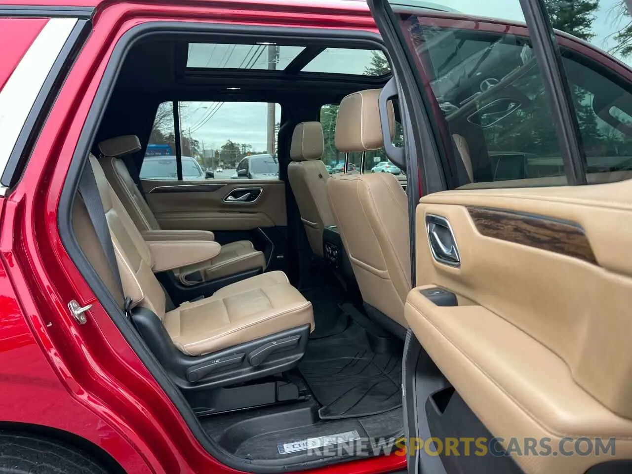 6 fotografías del automóvil dañado 1GNSKSKD4MR128426 CHEVROLET TAHOE 2021