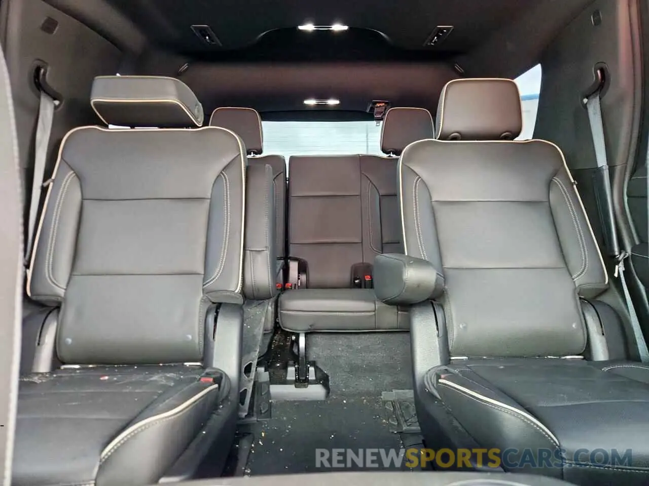 10 fotografías del automóvil dañado 1GNSKSKD7MR131224 CHEVROLET TAHOE 2021