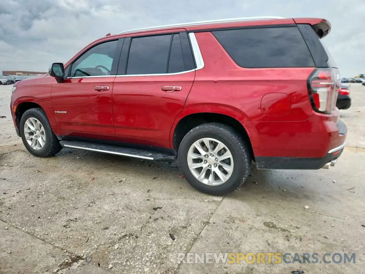 2 fotografías del automóvil dañado 1GNSKSKD7MR131224 CHEVROLET TAHOE 2021