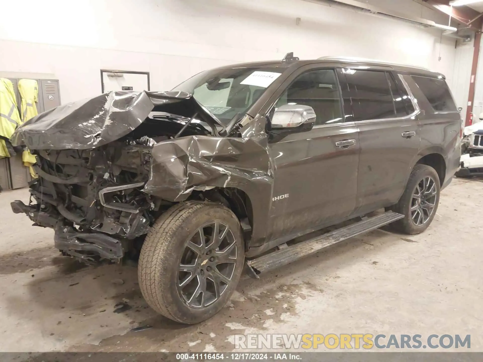 2 fotografías del automóvil dañado 1GNSKSKD7MR230481 CHEVROLET TAHOE 2021