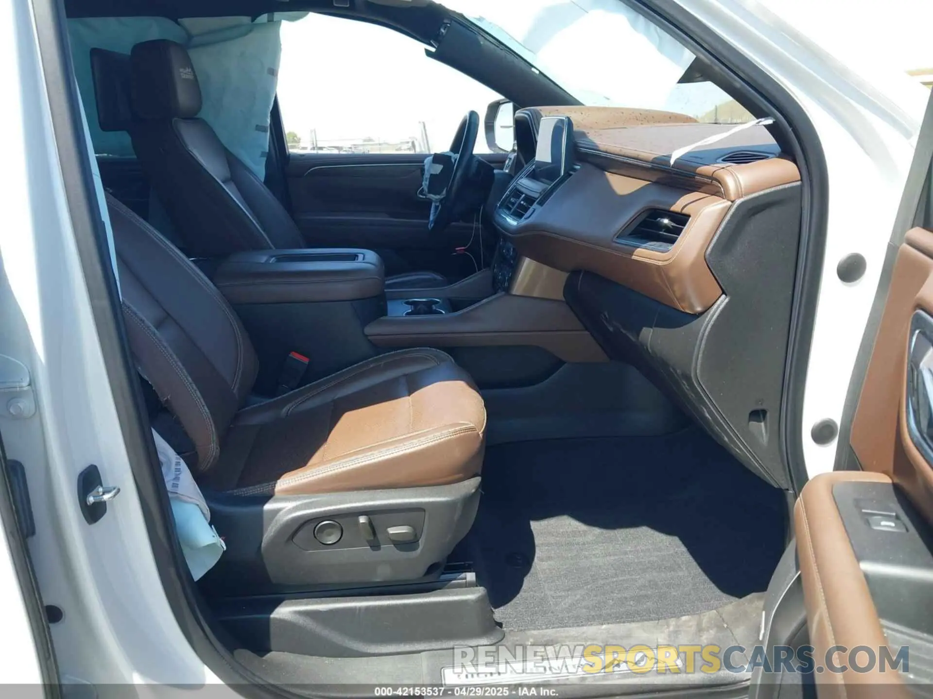 5 fotografías del automóvil dañado 1GNSKTKL5MR125676 CHEVROLET TAHOE 2021