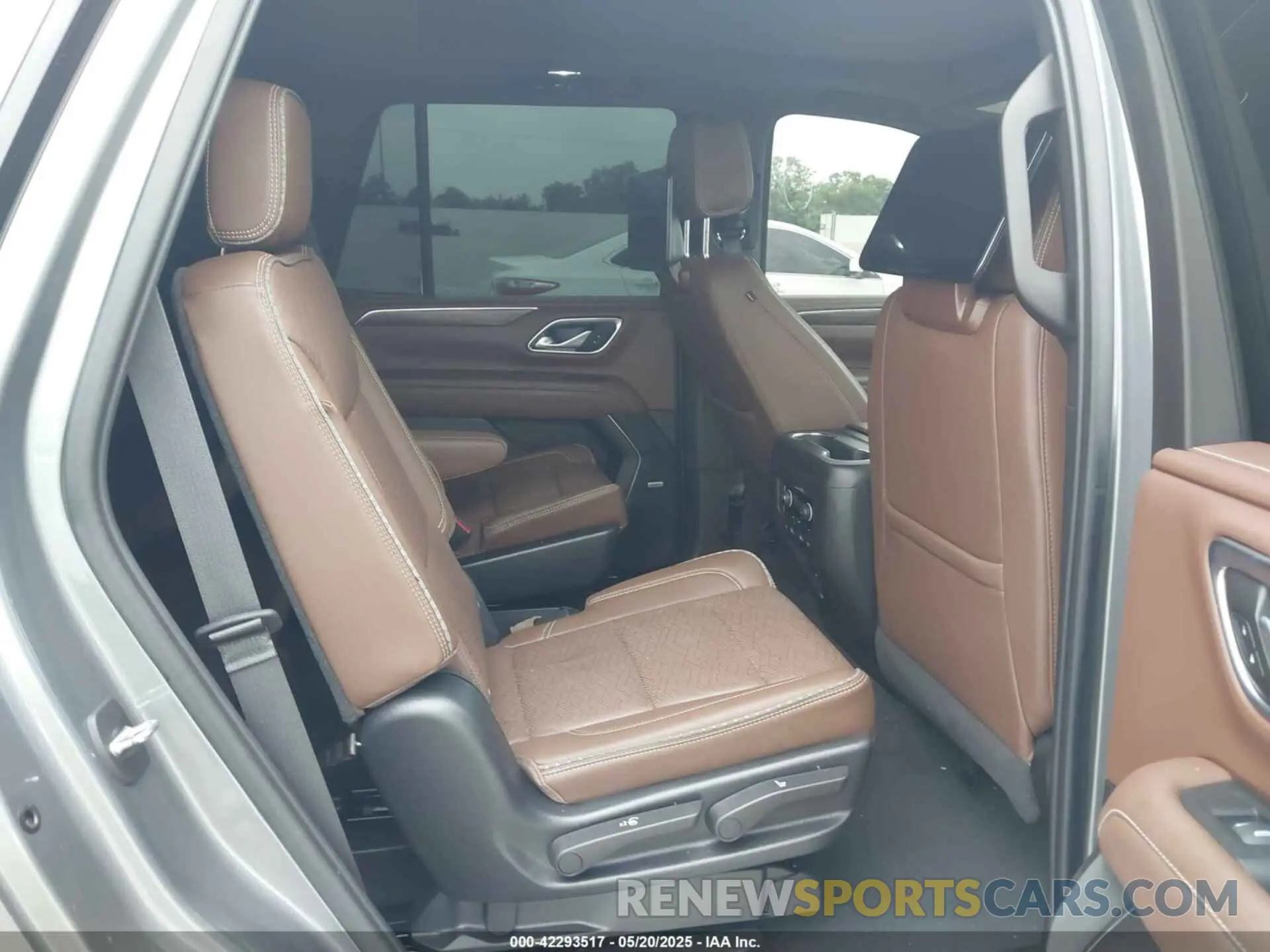 8 fotografías del automóvil dañado 1GNSKTKLXMR361126 CHEVROLET TAHOE 2021