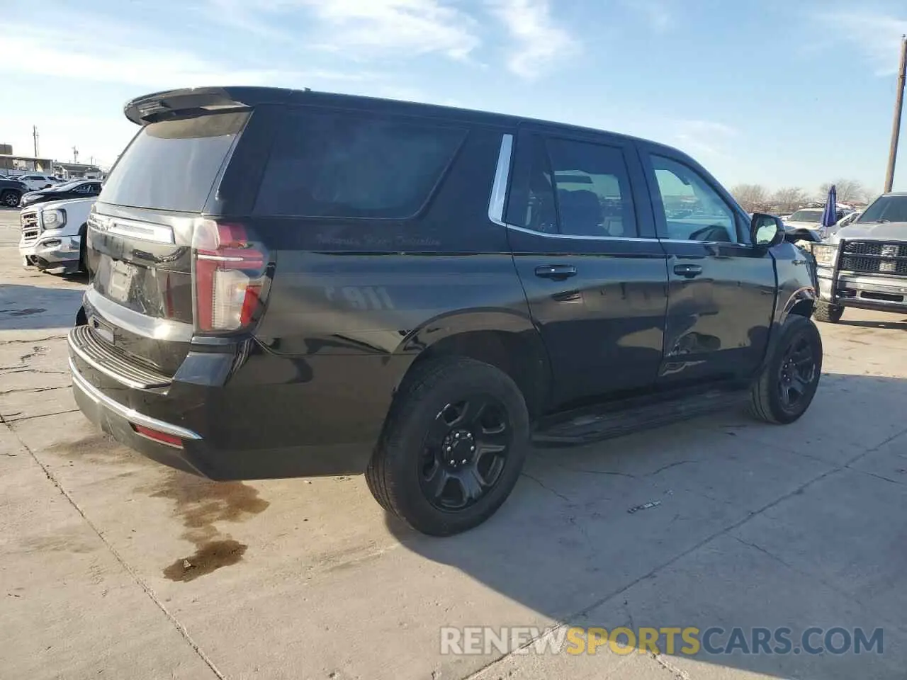 3 fotografías del automóvil dañado 1GNSCLED0NR143392 CHEVROLET TAHOE 2022