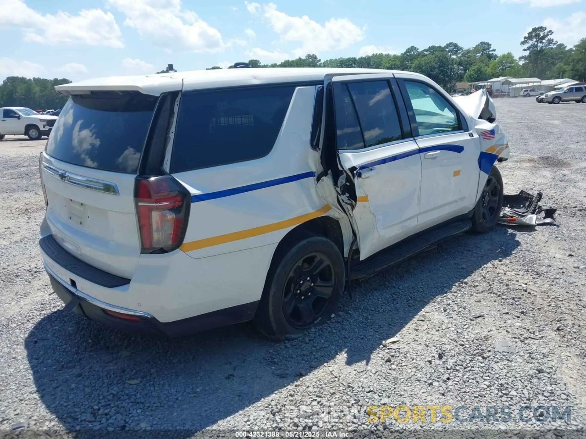 4 fotografías del automóvil dañado 1GNSCLED4NR222340 CHEVROLET TAHOE 2022