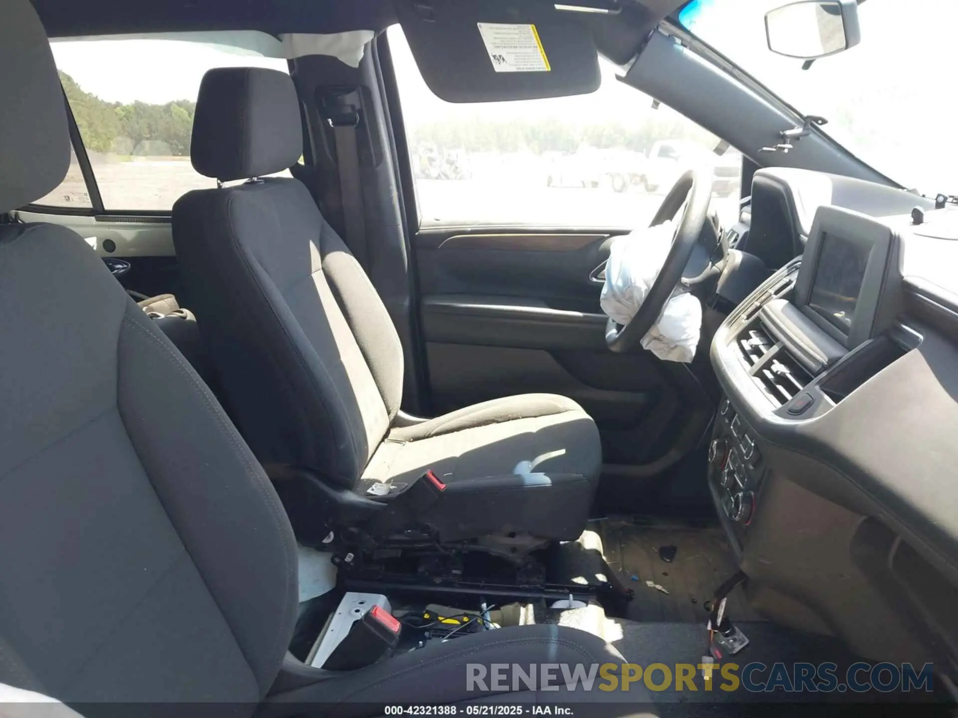 5 fotografías del automóvil dañado 1GNSCLED4NR222340 CHEVROLET TAHOE 2022