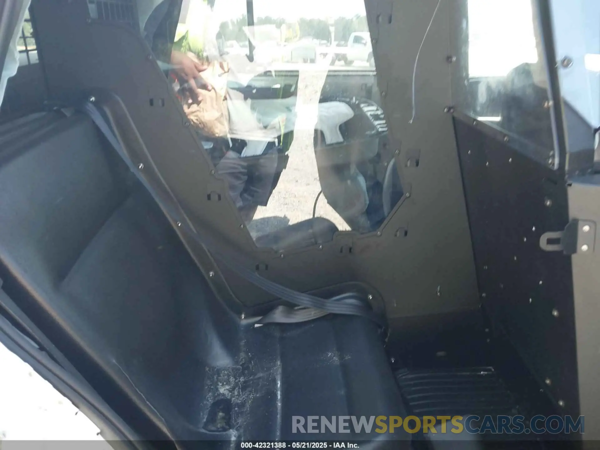 8 fotografías del automóvil dañado 1GNSCLED4NR222340 CHEVROLET TAHOE 2022