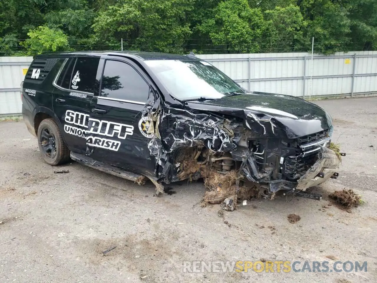 4 fotografías del automóvil dañado 1GNSCLED9NR155315 CHEVROLET TAHOE 2022