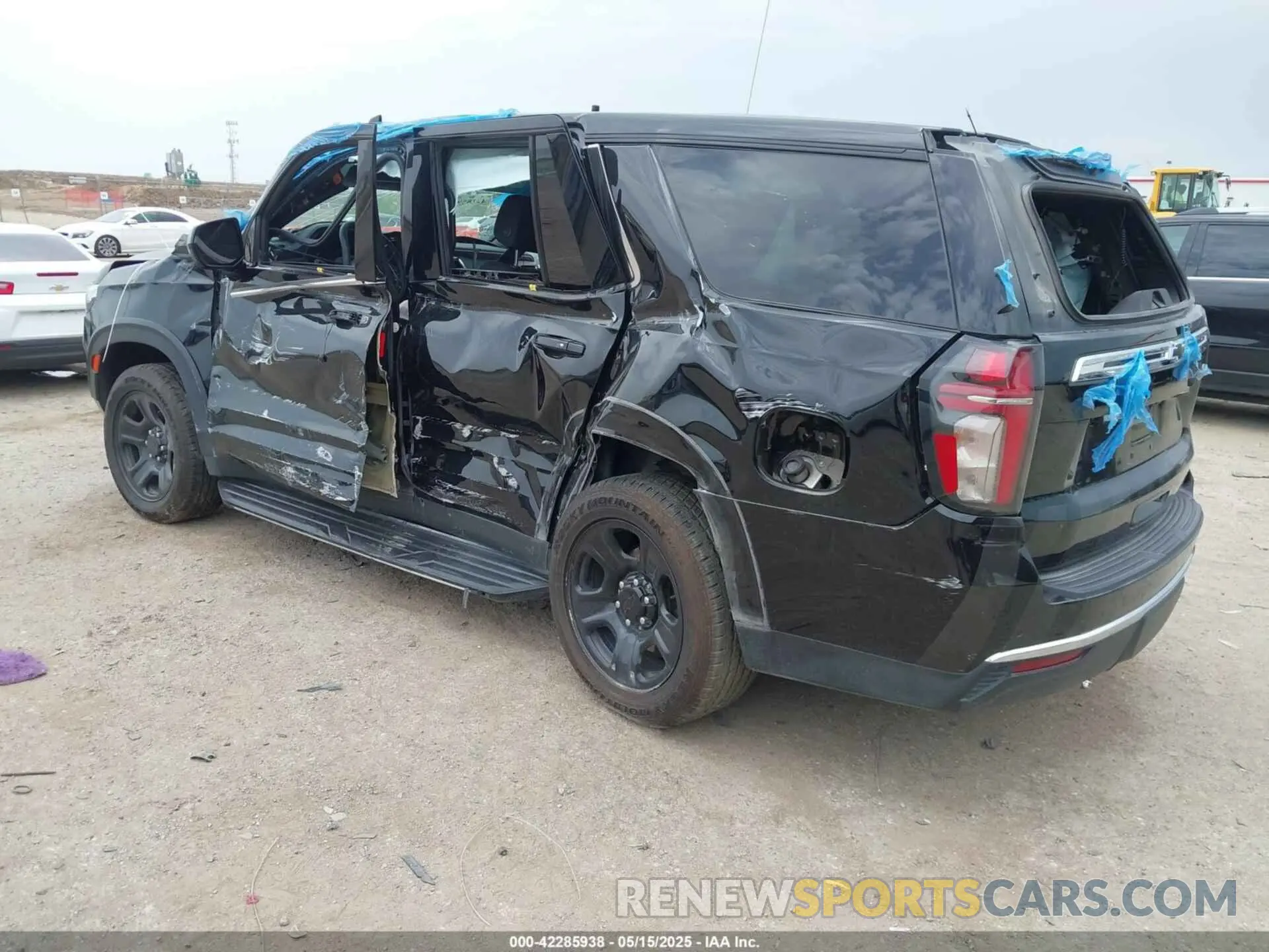 3 fotografías del automóvil dañado 1GNSCLED9NR313278 CHEVROLET TAHOE 2022