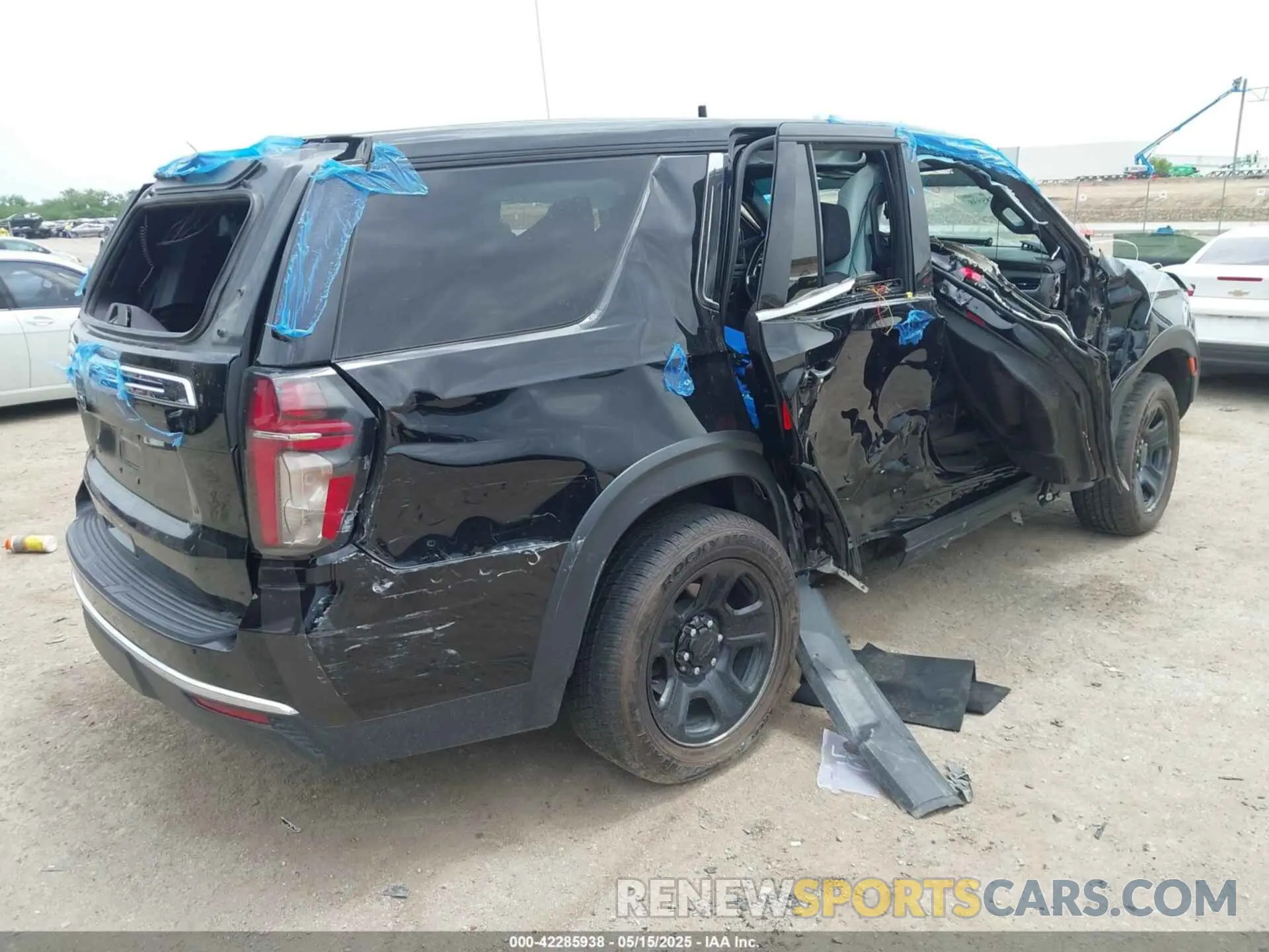4 fotografías del automóvil dañado 1GNSCLED9NR313278 CHEVROLET TAHOE 2022