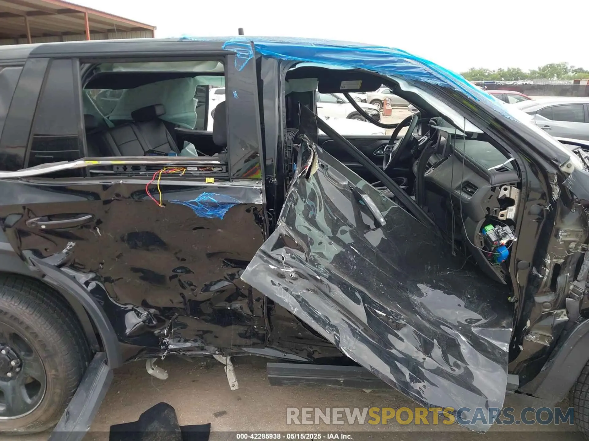 6 fotografías del automóvil dañado 1GNSCLED9NR313278 CHEVROLET TAHOE 2022