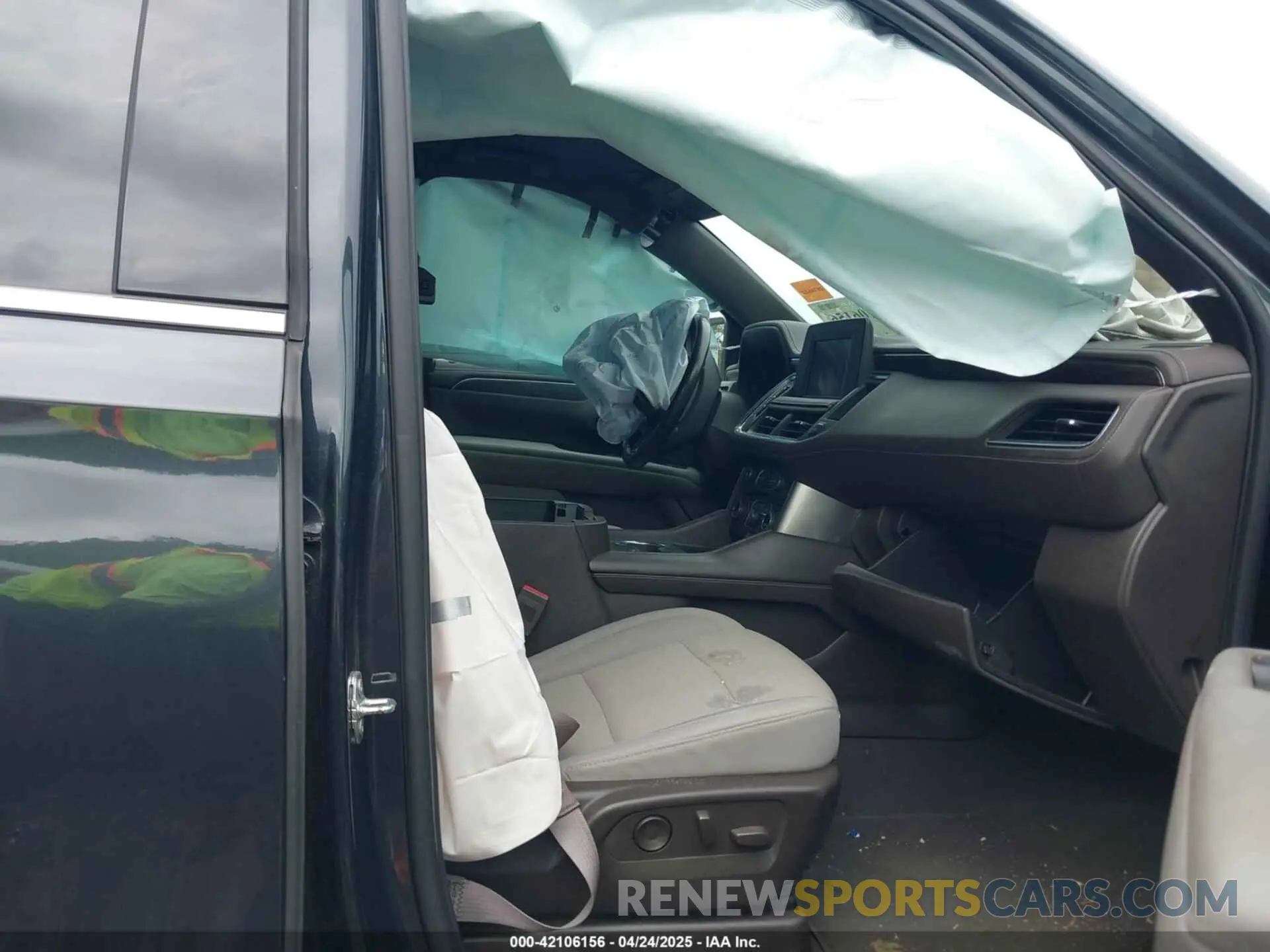 5 fotografías del automóvil dañado 1GNSCMKD3NR210819 CHEVROLET TAHOE 2022
