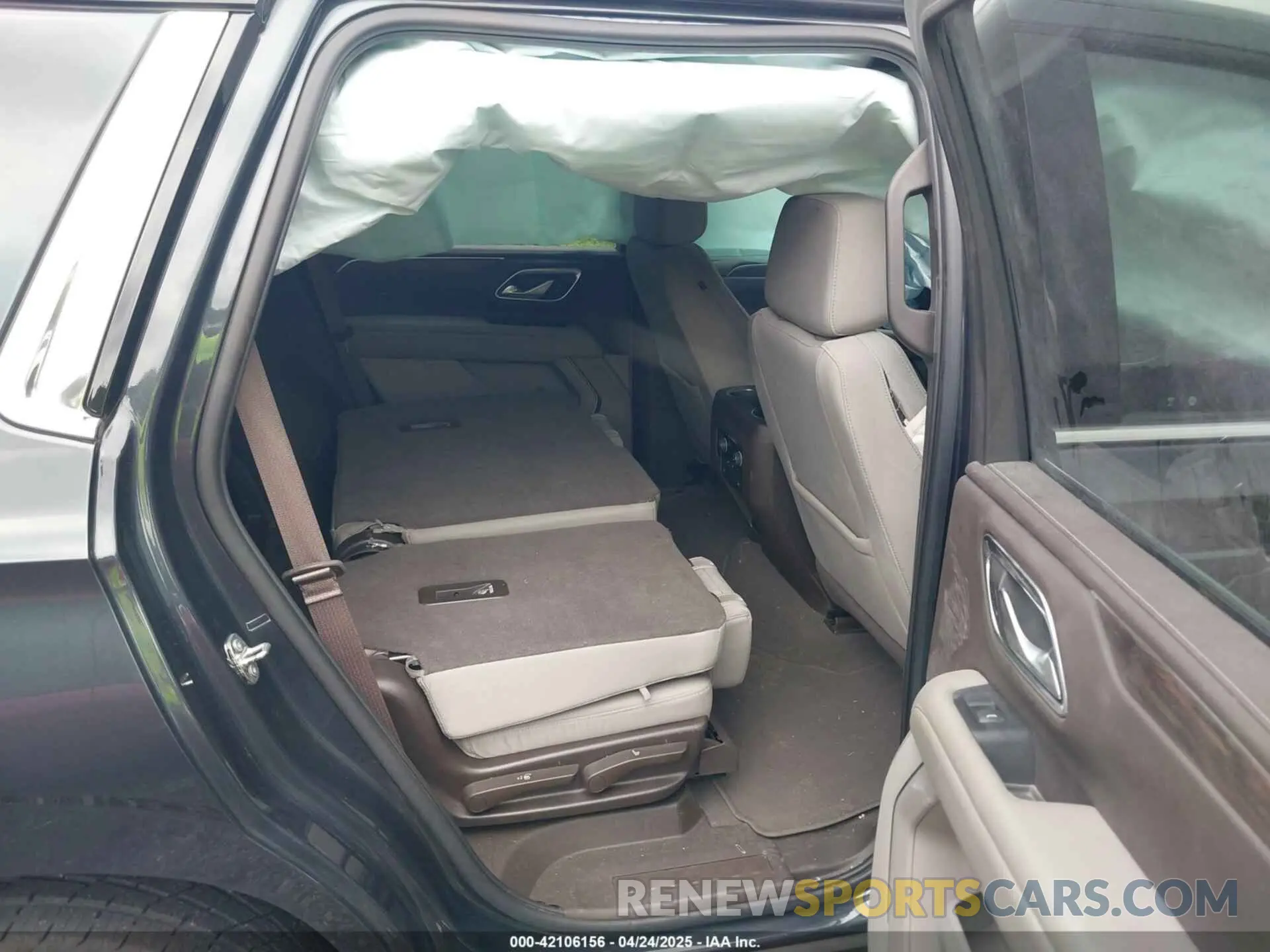 8 fotografías del automóvil dañado 1GNSCMKD3NR210819 CHEVROLET TAHOE 2022