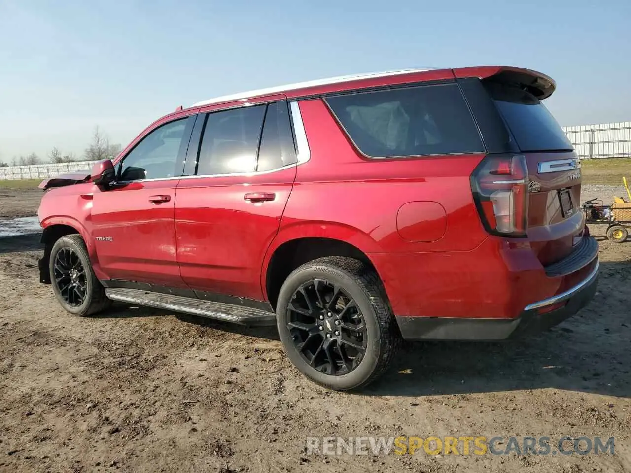 2 fotografías del automóvil dañado 1GNSCNKD0NR105015 CHEVROLET TAHOE 2022
