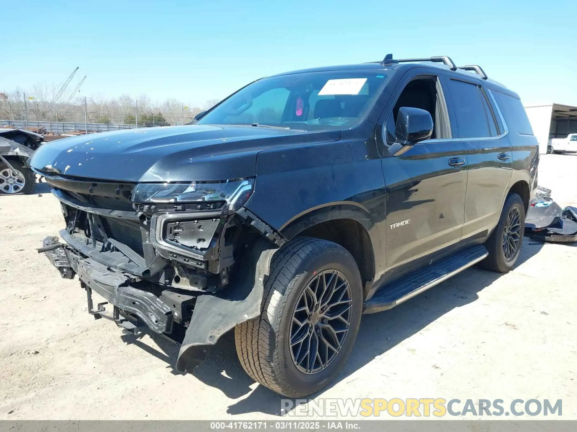 2 fotografías del automóvil dañado 1GNSCNKD7NR113287 CHEVROLET TAHOE 2022