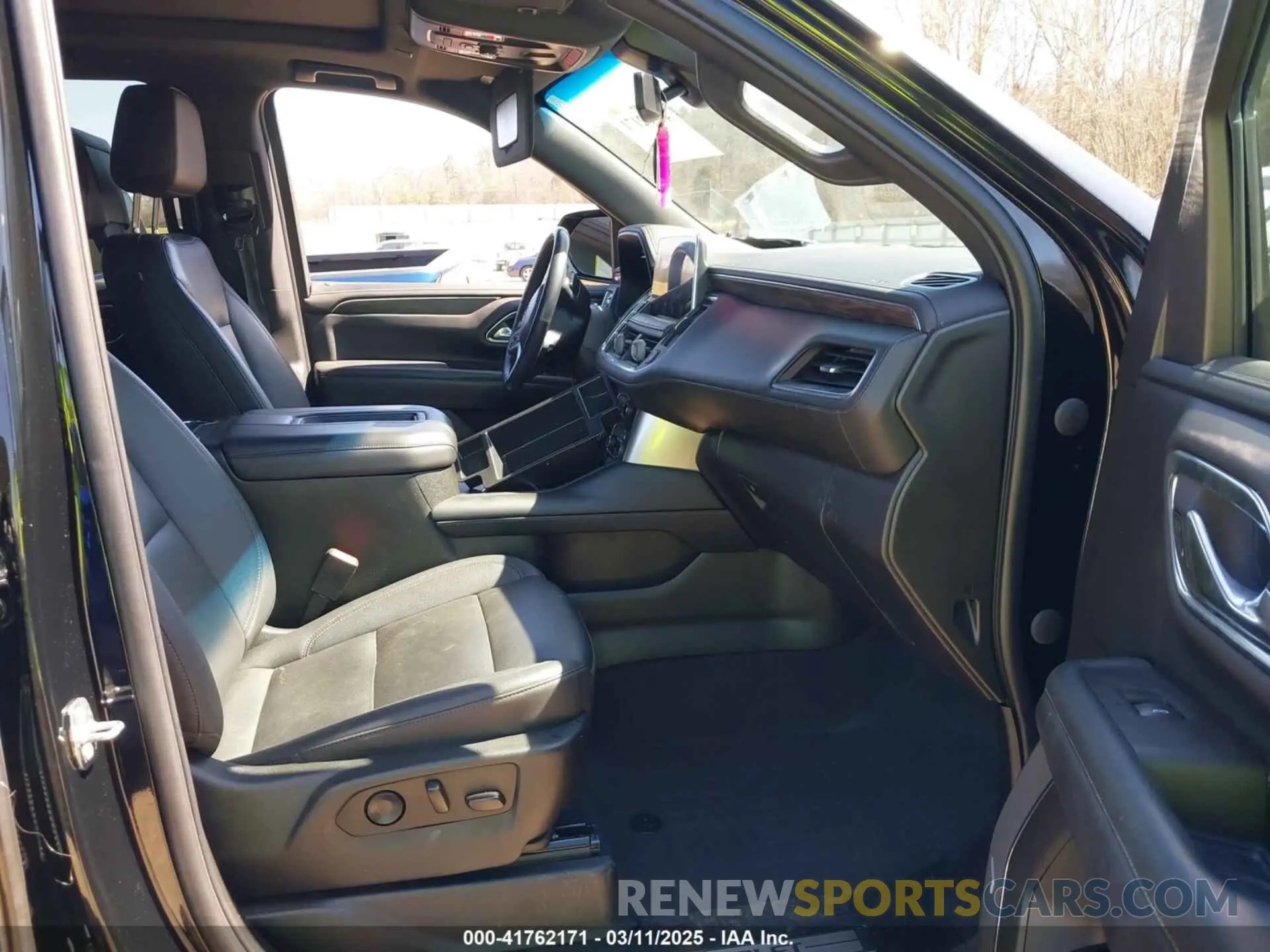 5 fotografías del automóvil dañado 1GNSCNKD7NR113287 CHEVROLET TAHOE 2022