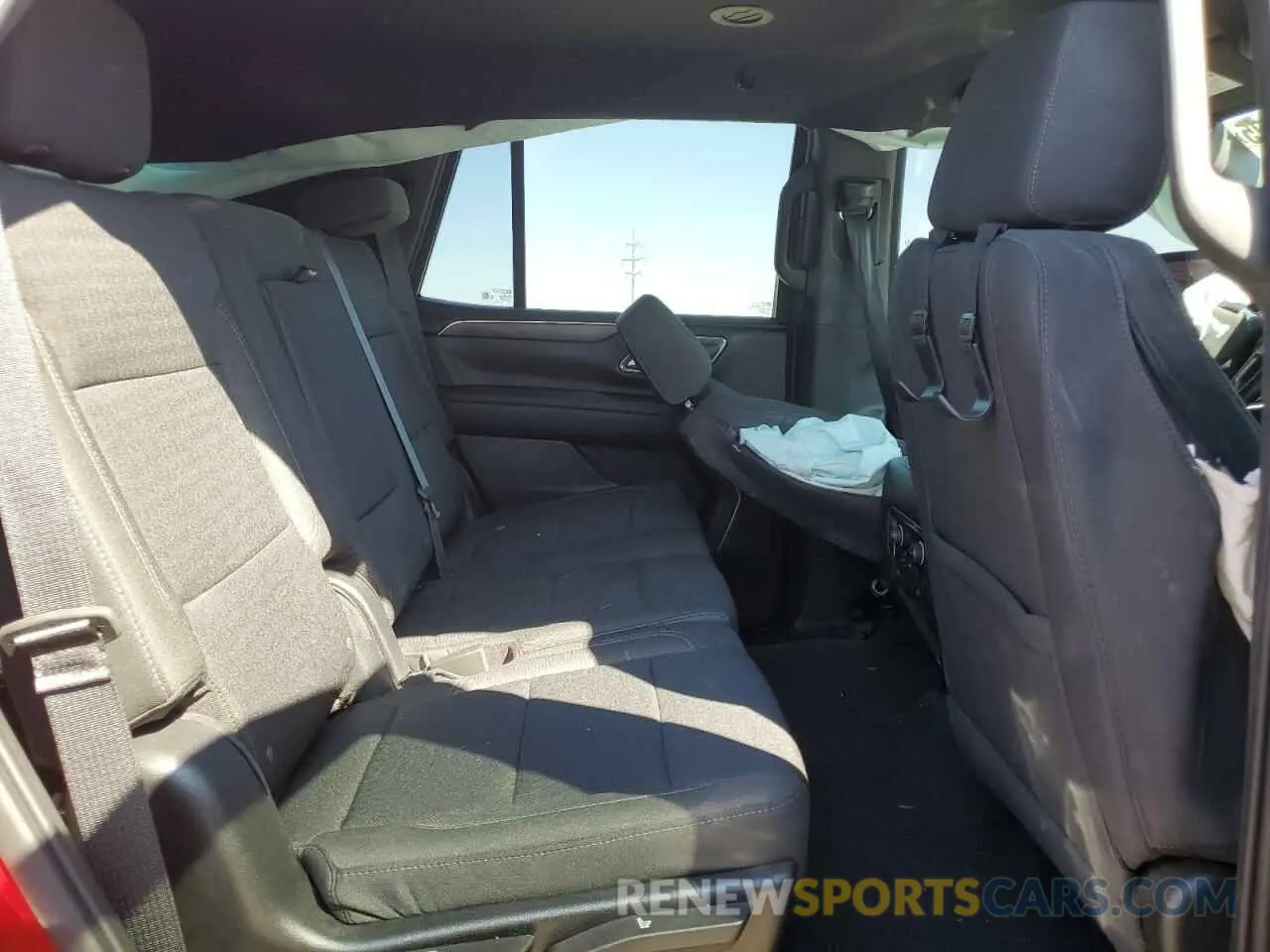 11 fotografías del automóvil dañado 1GNSKMKD5NR317969 CHEVROLET TAHOE 2022