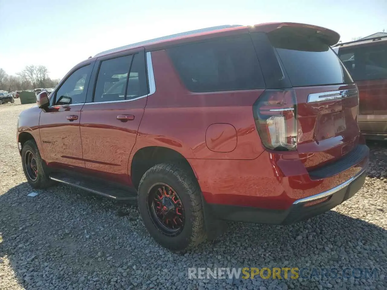 2 fotografías del automóvil dañado 1GNSKMKD5NR317969 CHEVROLET TAHOE 2022
