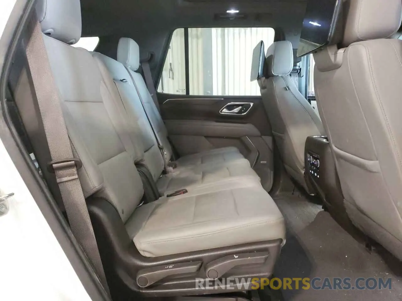 11 fotografías del automóvil dañado 1GNSKNKD2NR121607 CHEVROLET TAHOE 2022