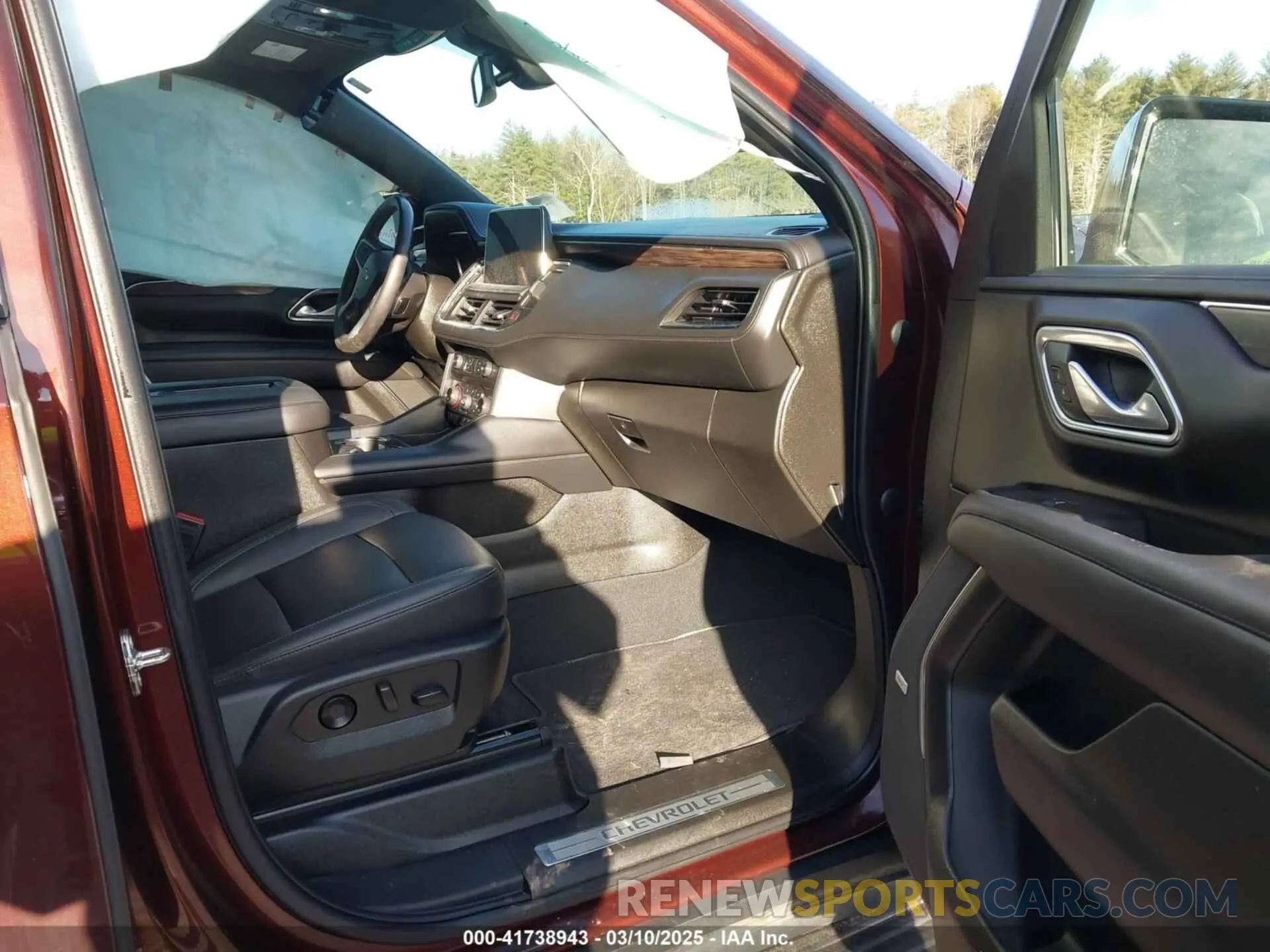 5 fotografías del automóvil dañado 1GNSKNKD3NR200915 CHEVROLET TAHOE 2022