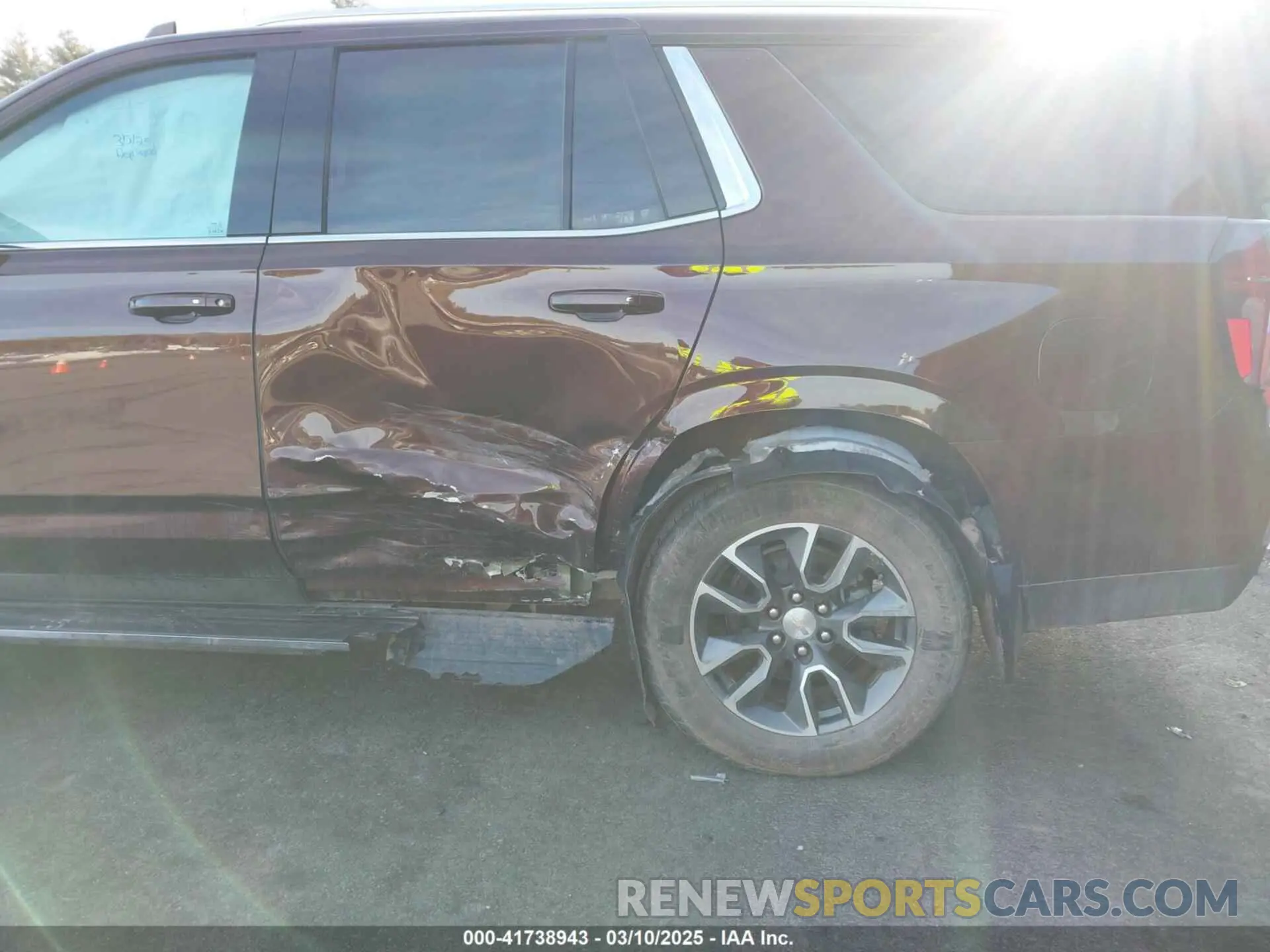 6 fotografías del automóvil dañado 1GNSKNKD3NR200915 CHEVROLET TAHOE 2022