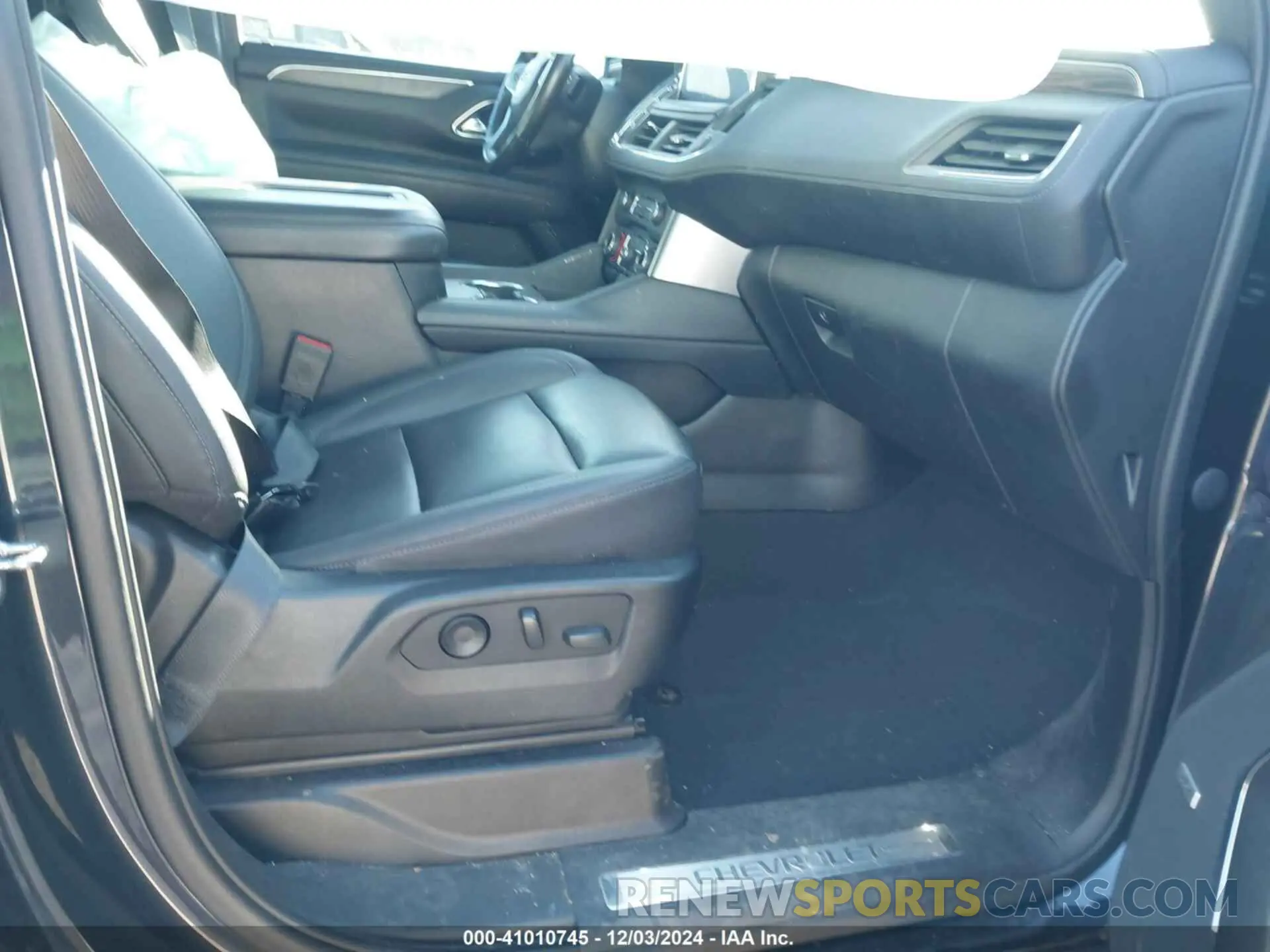 5 fotografías del automóvil dañado 1GNSKPKL7NR333664 CHEVROLET TAHOE 2022