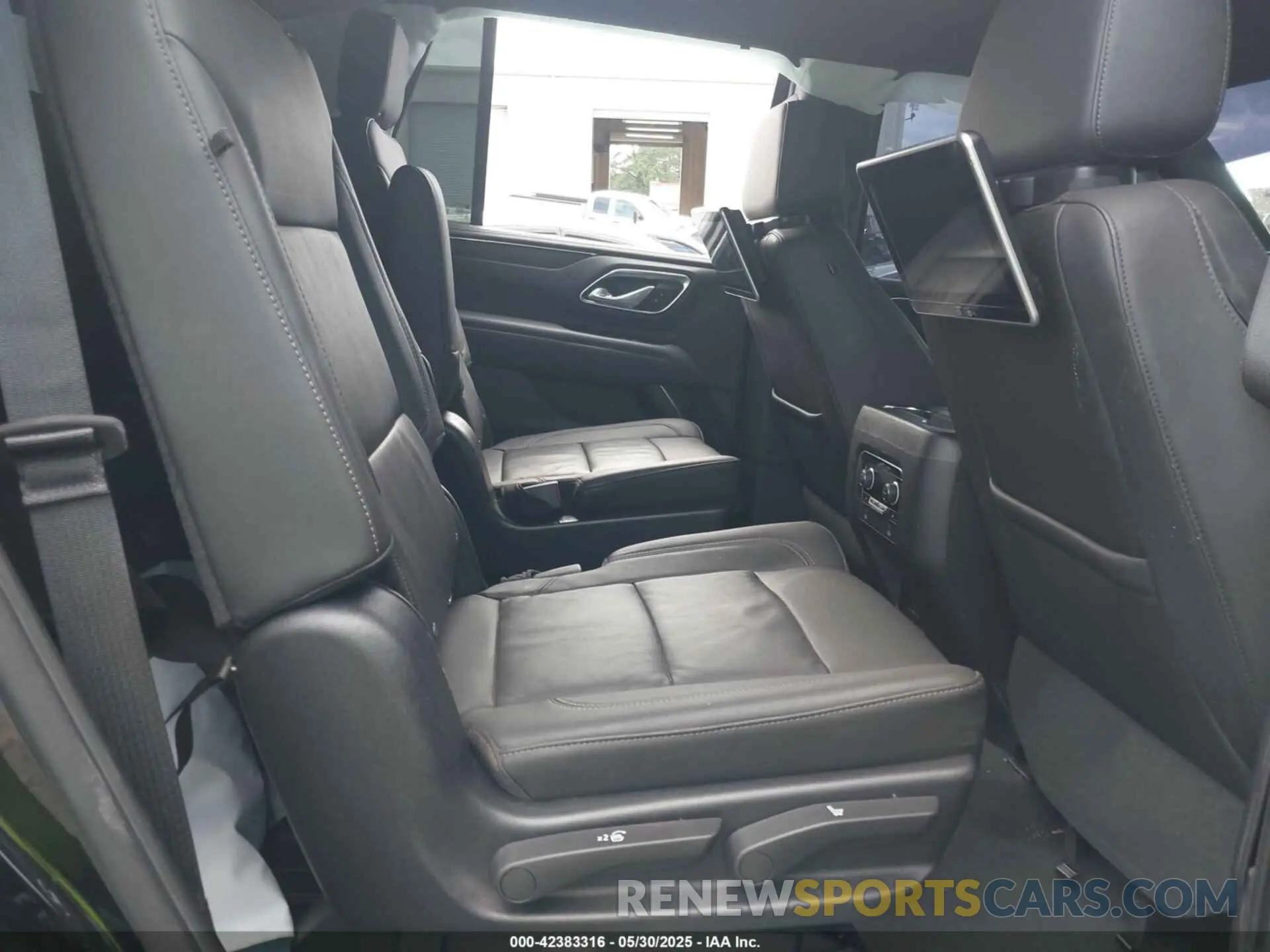 8 fotografías del automóvil dañado 1GNSKPKL8NR103860 CHEVROLET TAHOE 2022