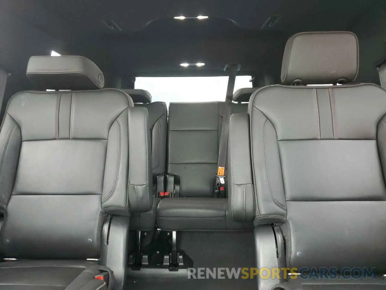 10 fotografías del automóvil dañado 1GNSKRKD2NR116379 CHEVROLET TAHOE 2022