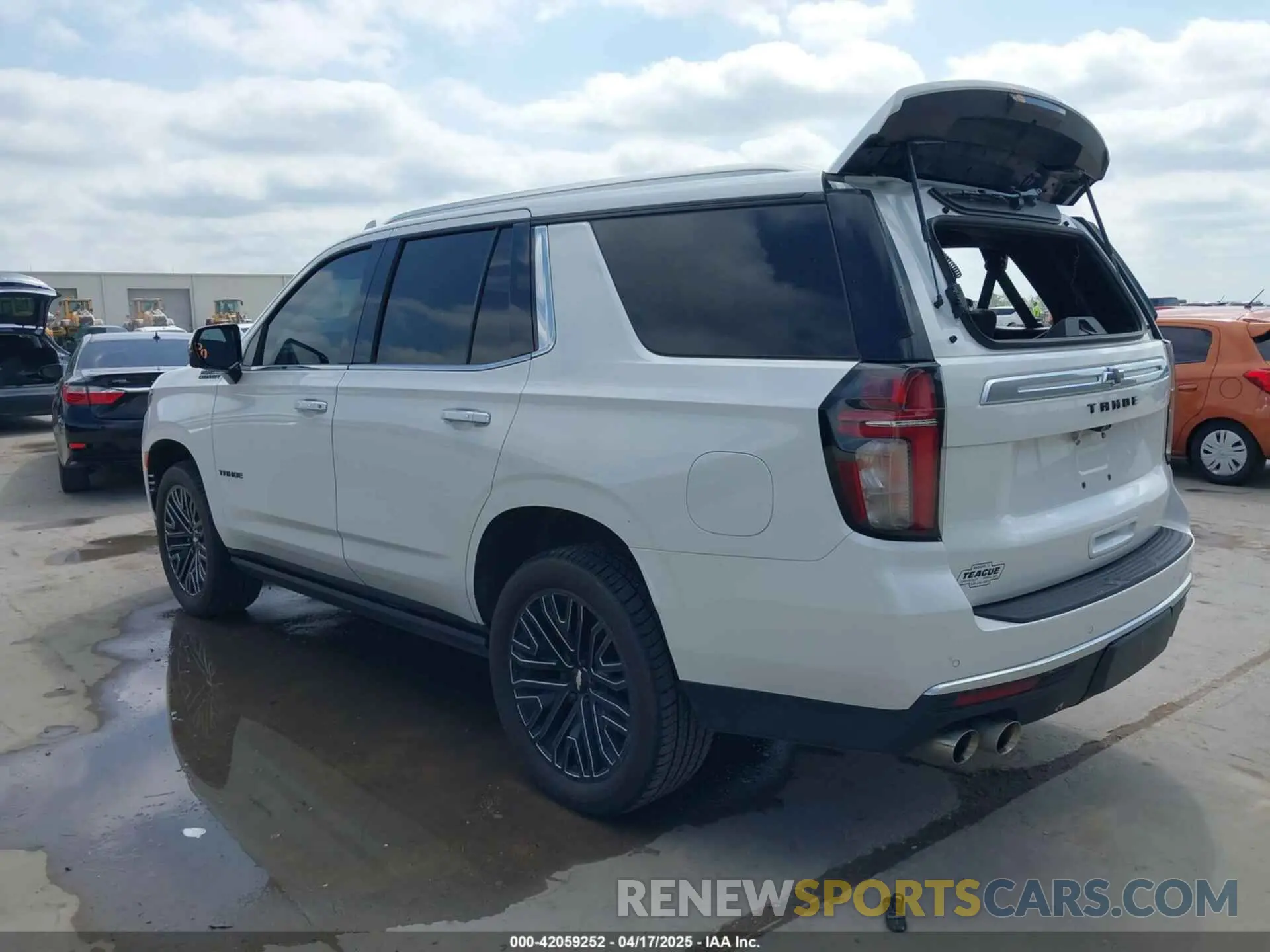 3 fotografías del automóvil dañado 1GNSKTKL5NR349094 CHEVROLET TAHOE 2022