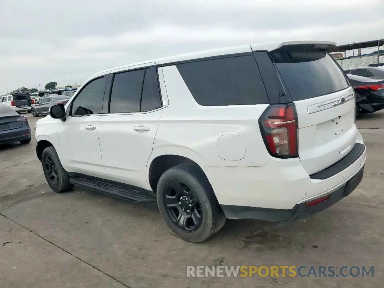 2 fotografías del automóvil dañado 1GNSCLED2PR429361 CHEVROLET TAHOE 2023