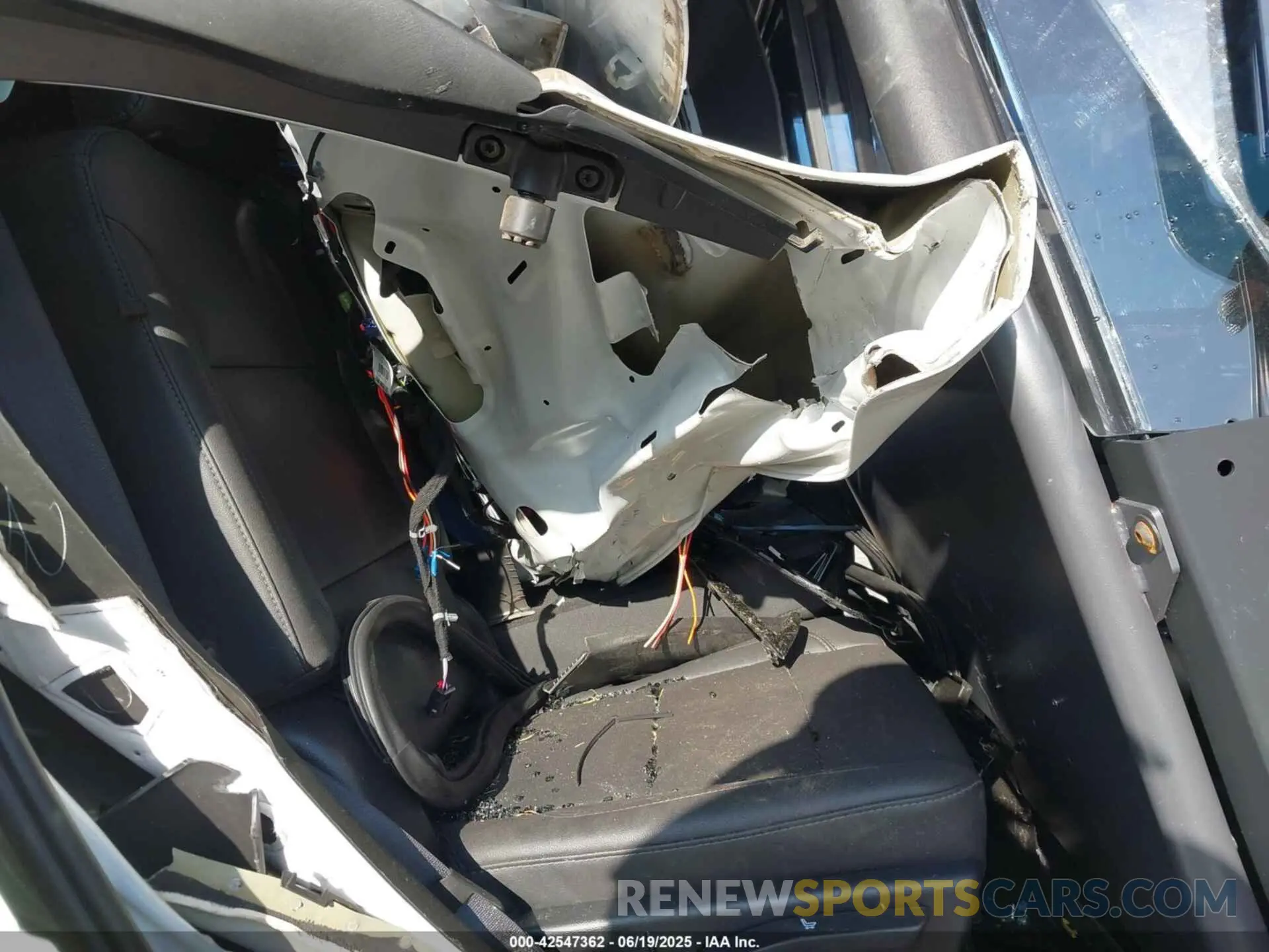 8 fotografías del automóvil dañado 1GNSCLED6PR228031 CHEVROLET TAHOE 2023