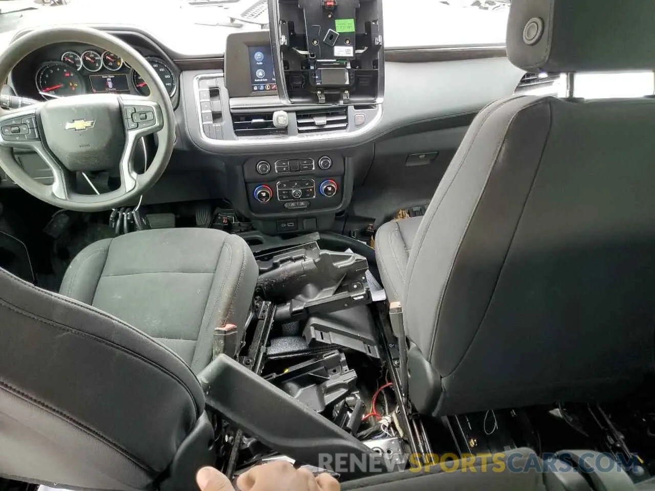 8 fotografías del automóvil dañado 1GNSCLED6PR415916 CHEVROLET TAHOE 2023