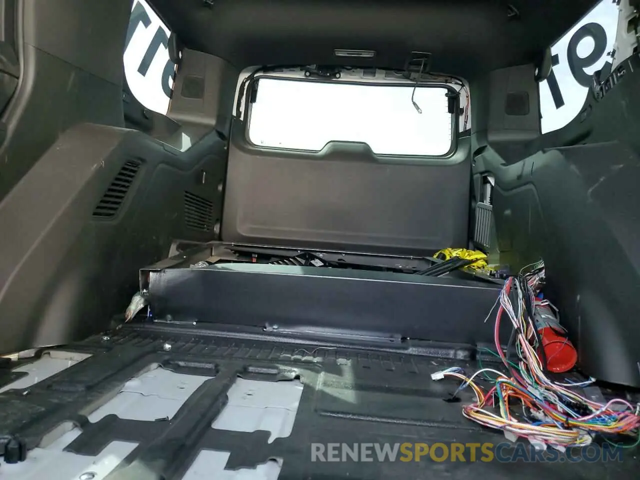 10 fotografías del automóvil dañado 1GNSCLED9PR511393 CHEVROLET TAHOE 2023