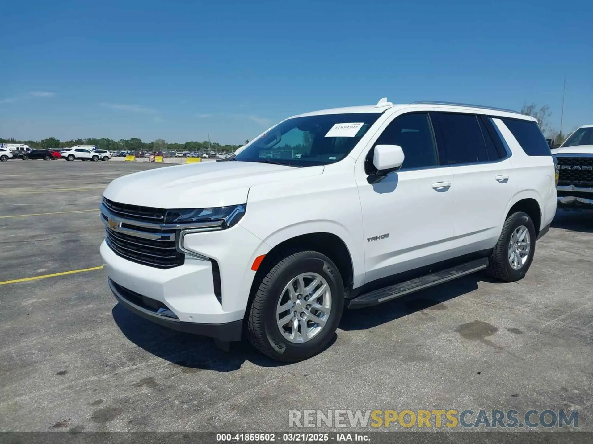 2 fotografías del automóvil dañado 1GNSCNKD2PR295967 CHEVROLET TAHOE 2023
