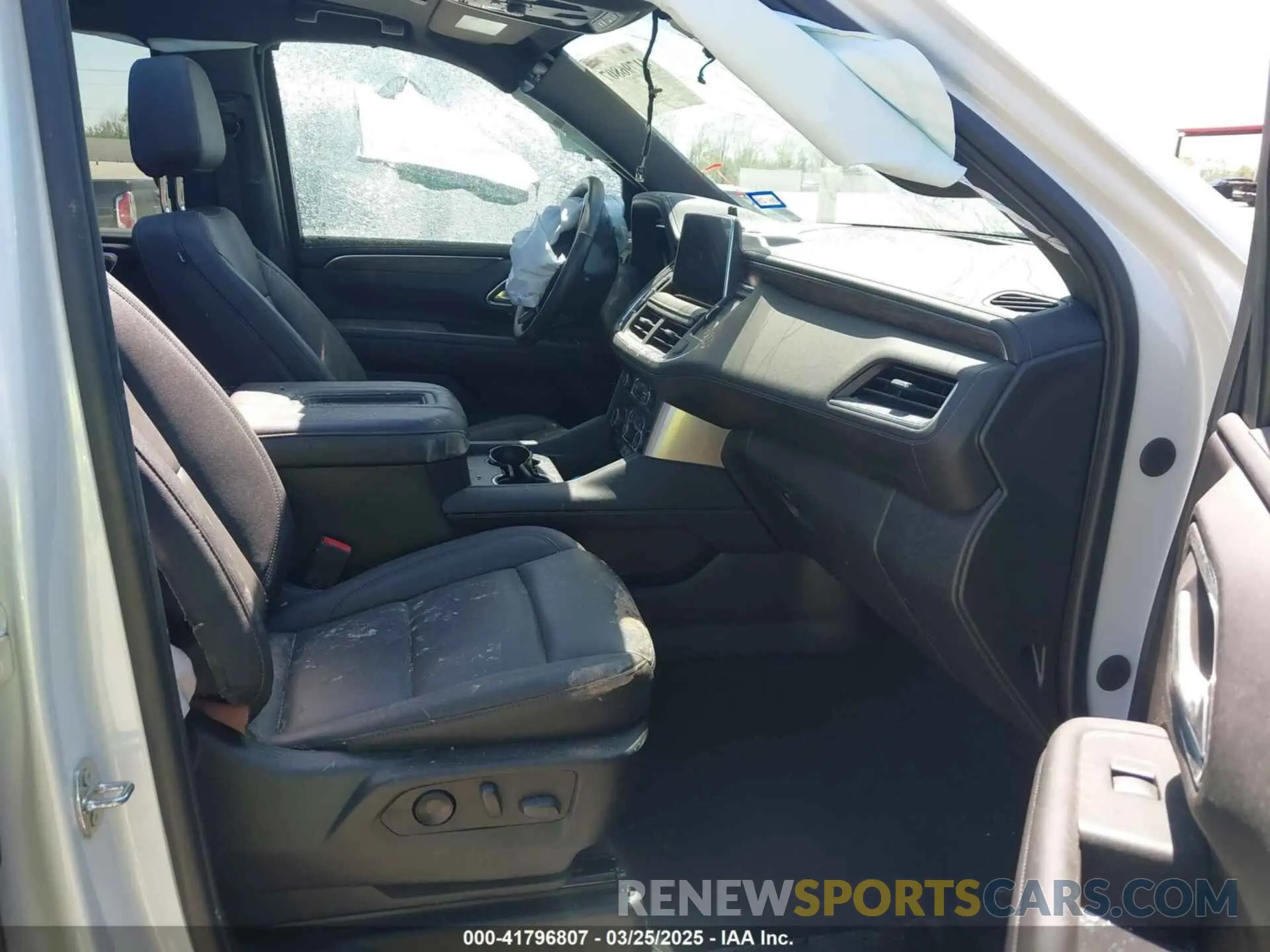5 fotografías del automóvil dañado 1GNSCNKD6PR417875 CHEVROLET TAHOE 2023