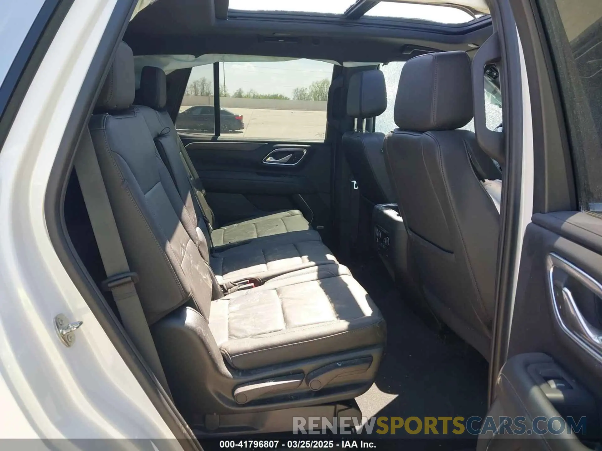8 fotografías del automóvil dañado 1GNSCNKD6PR417875 CHEVROLET TAHOE 2023