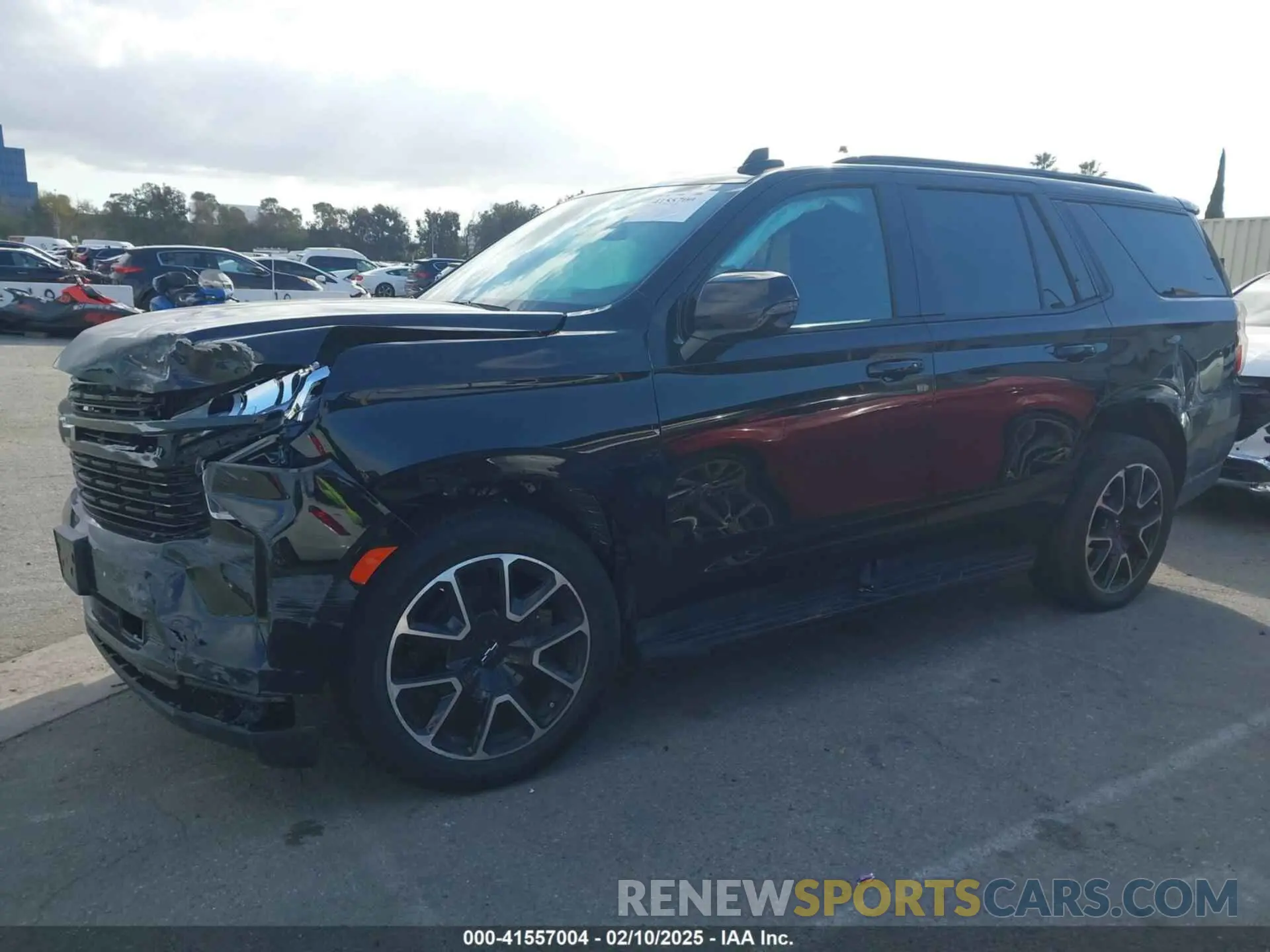 2 fotografías del automóvil dañado 1GNSCRKD3PR468757 CHEVROLET TAHOE 2023