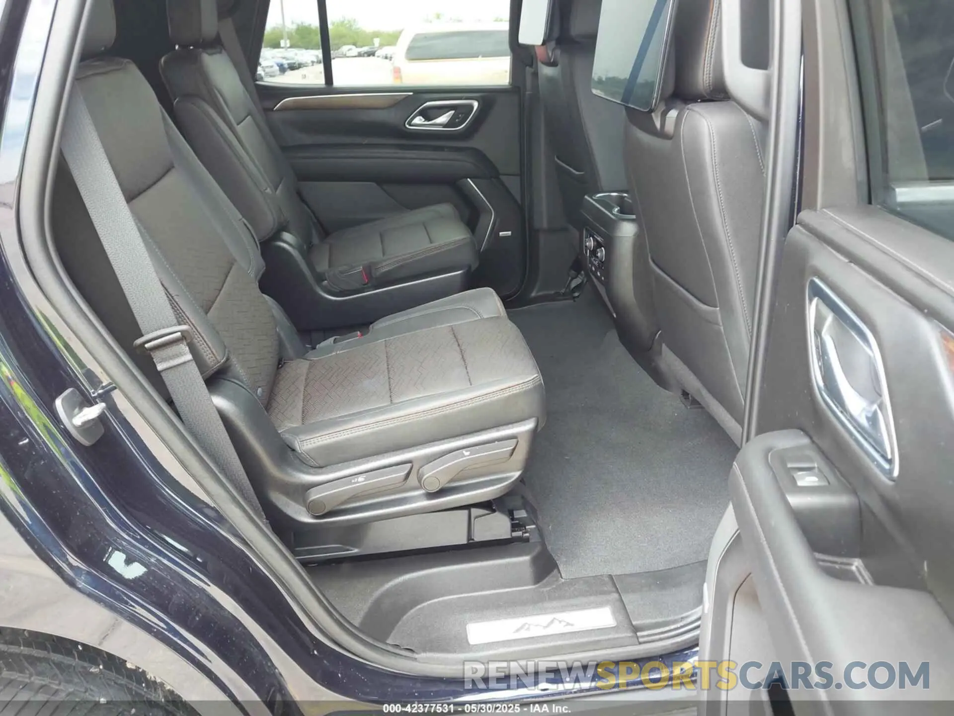 8 fotografías del automóvil dañado 1GNSCTKT8PR215292 CHEVROLET TAHOE 2023