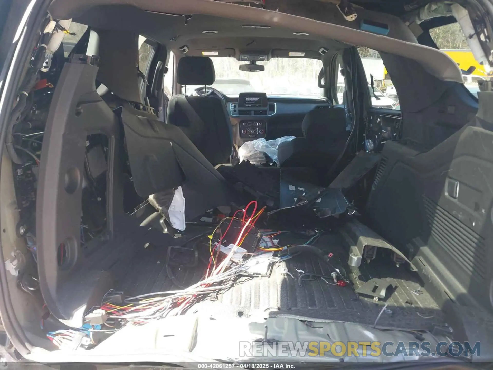 8 fotografías del automóvil dañado 1GNSKLED3PR430313 CHEVROLET TAHOE 2023