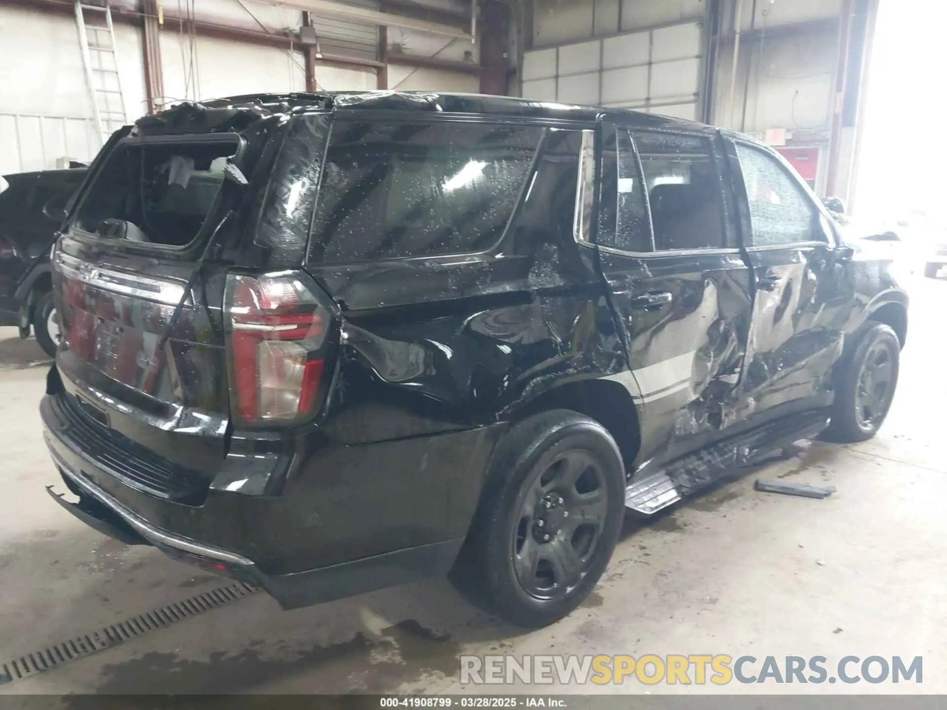 4 fotografías del automóvil dañado 1GNSKLED9PR283866 CHEVROLET TAHOE 2023