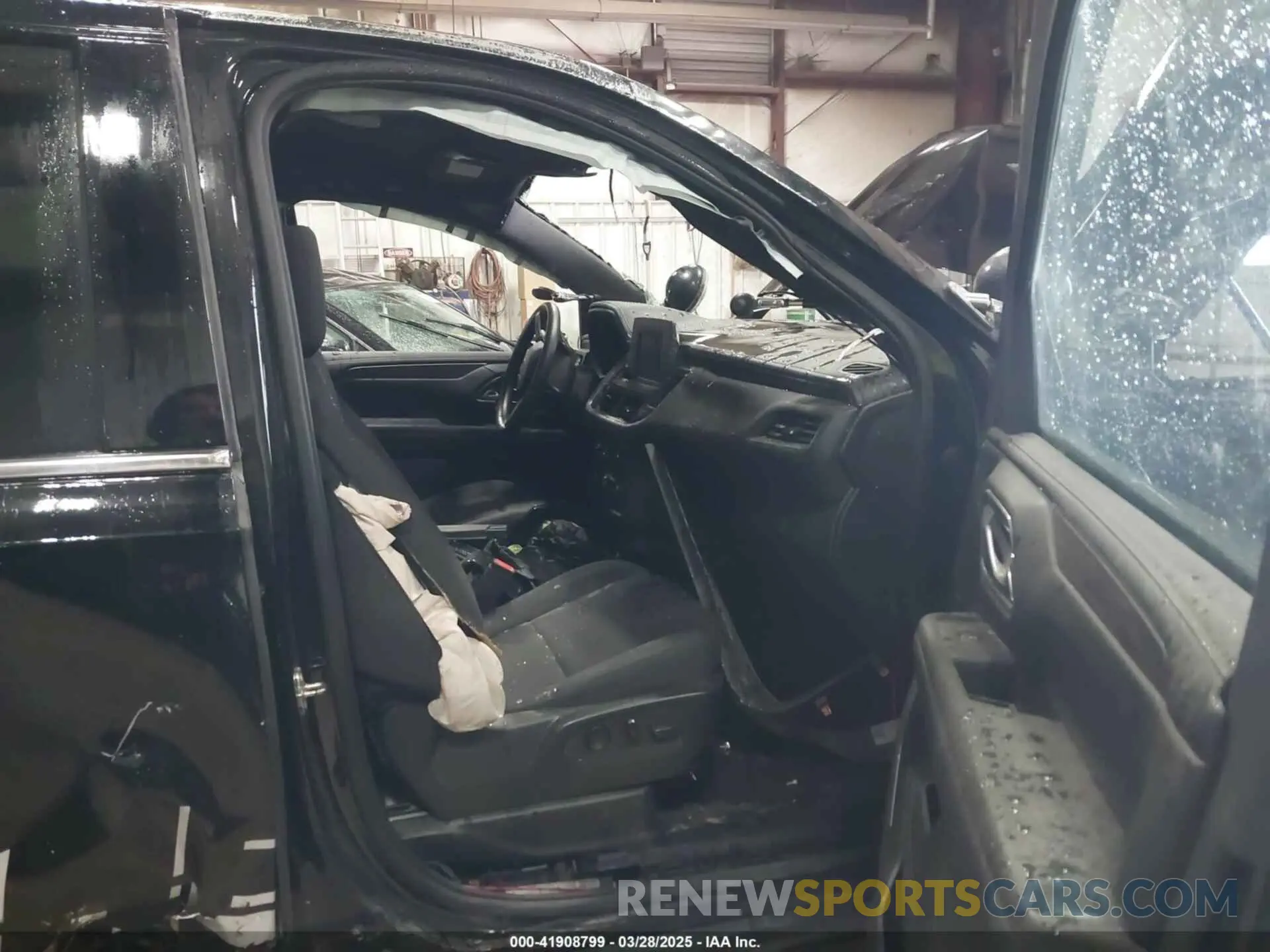 5 fotografías del automóvil dañado 1GNSKLED9PR283866 CHEVROLET TAHOE 2023